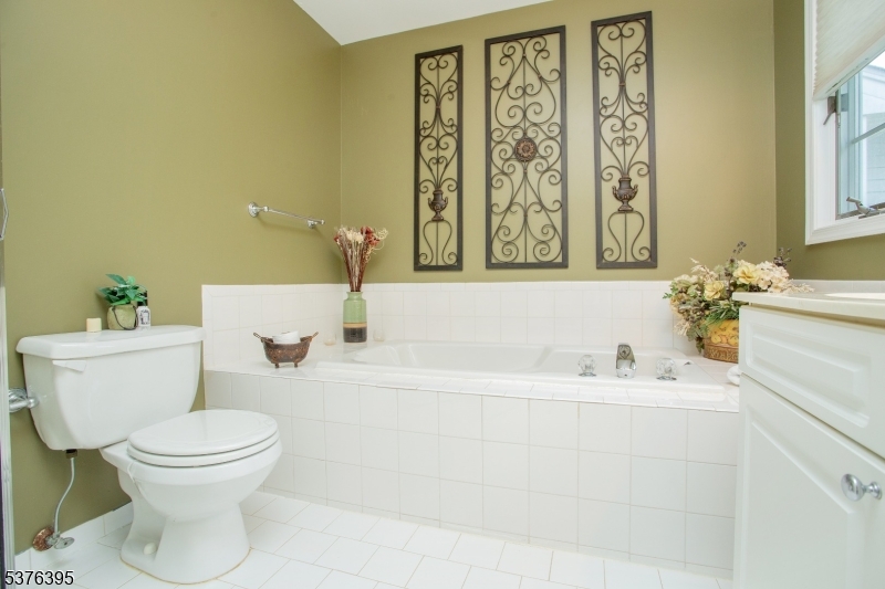 Montville Chase - Residential