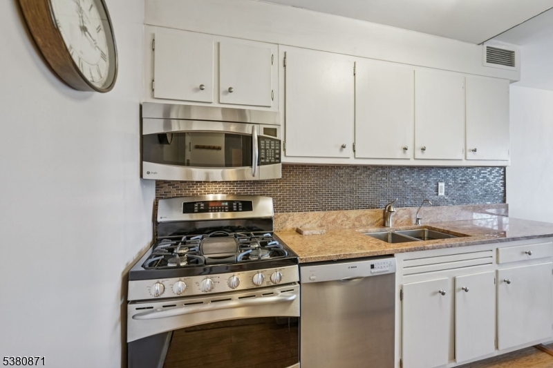 Parkway House - Residential