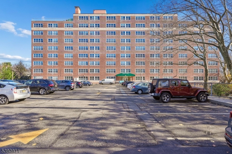 Parkway House - Residential