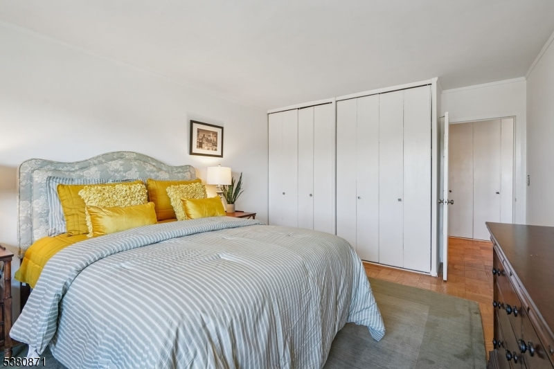 Parkway House - Residential