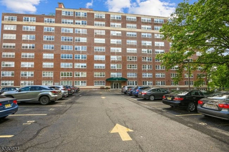 Parkway House - Residential