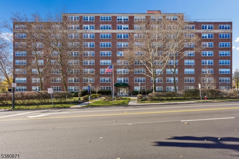 Parkway House - Residential