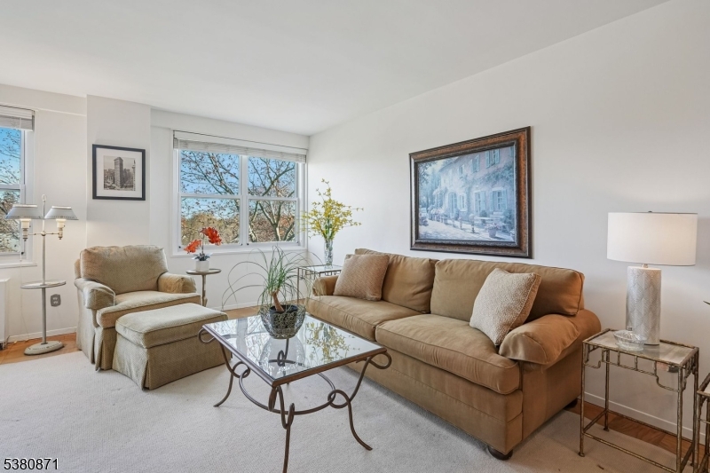 Parkway House - Residential