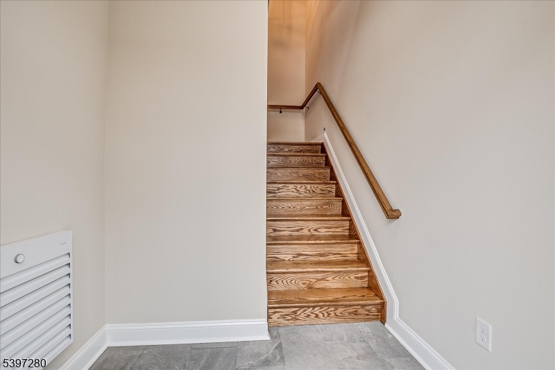 South Plainfield Boro, New Jersey 07080, United States, 2 Bedrooms Bedrooms, ,2 BathroomsBathrooms,Residential,Active,243998