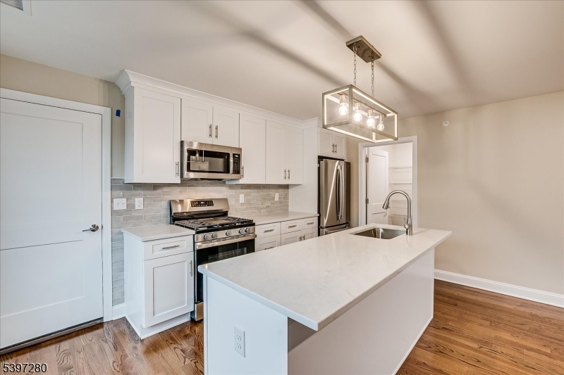 South Plainfield Boro, New Jersey 07080, United States, 2 Bedrooms Bedrooms, ,2 BathroomsBathrooms,Residential,Active,243998