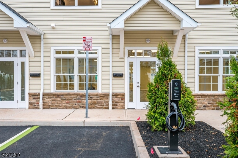 South Plainfield Boro, New Jersey 07080, United States, 2 Bedrooms Bedrooms, ,2 BathroomsBathrooms,Residential,Active,243998