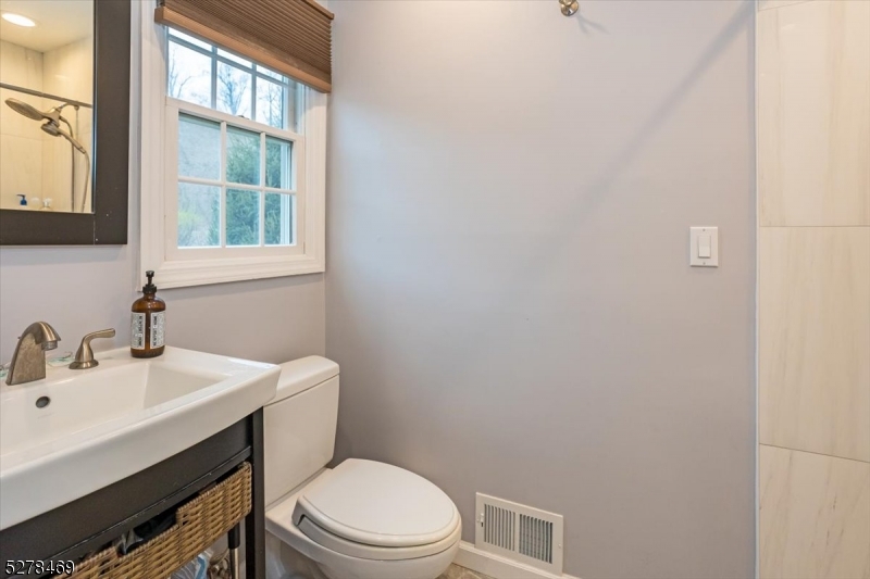 Cromwell Hills - Residential Lease