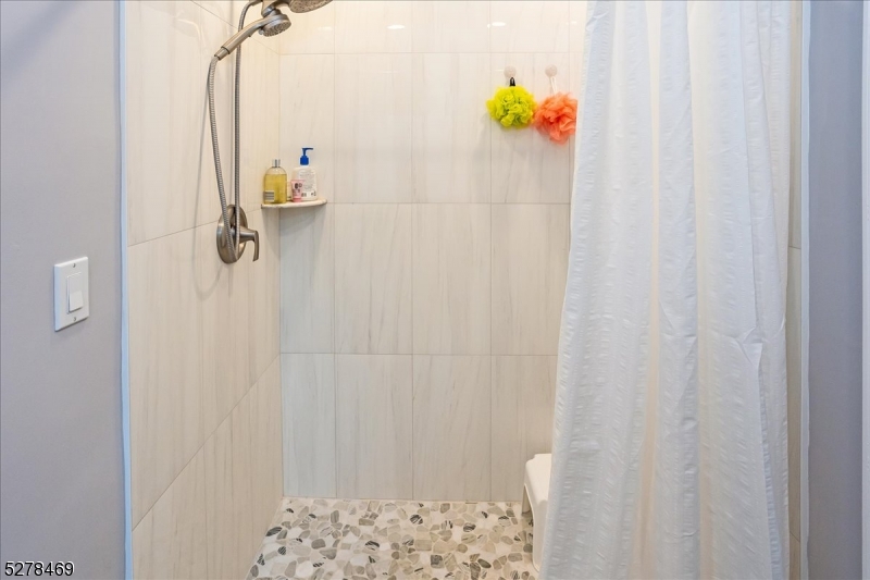 Cromwell Hills - Residential Lease