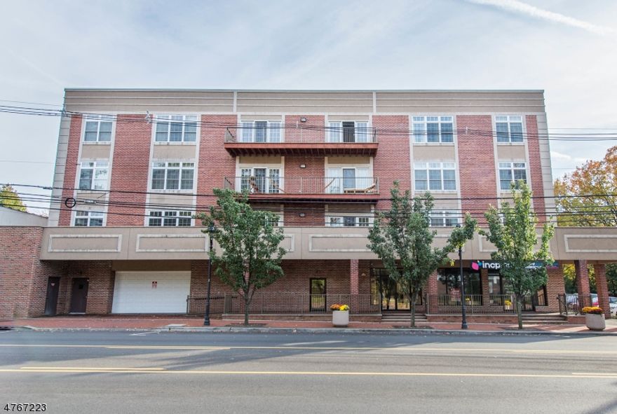 Top Floor 1100 sqft condo directly across from Maplecrest Park and Hilton Library. Only 1 mile from Maplewood Village and NJ Transit train to NYC. Maplewood Jitney as well as shopping and restaurants all walking distance from condo. Home features very large bedroom with huge walk-in closet. Bath has both walk-in shower as well as bathtub. In unit washer & dryer, high ceilings with recessed lighting, hardwood flooring, stainless steel appliance package, intercom, heated parking garage, elevator, professional management.