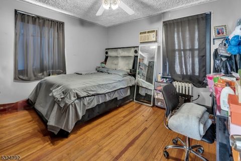 32 Elston St, Bloomfield Twp., NJ 07003 - #: 3937039