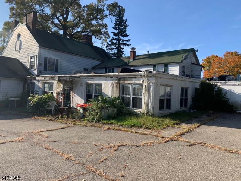 2 West Main Street,Route24