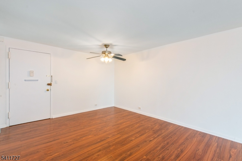 Marlboro House - Residential