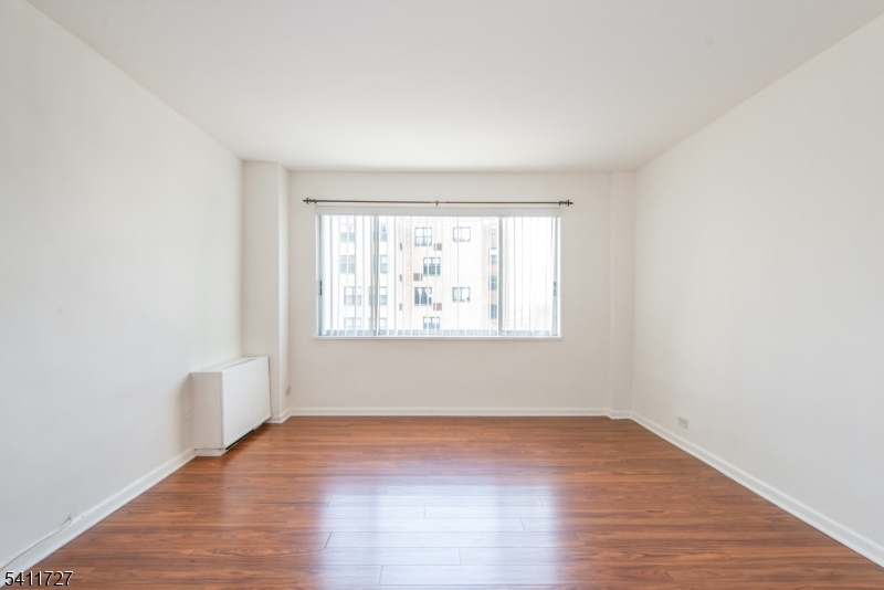 Marlboro House - Residential