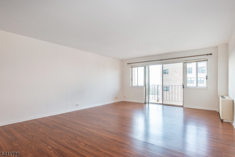 Marlboro House - Residential