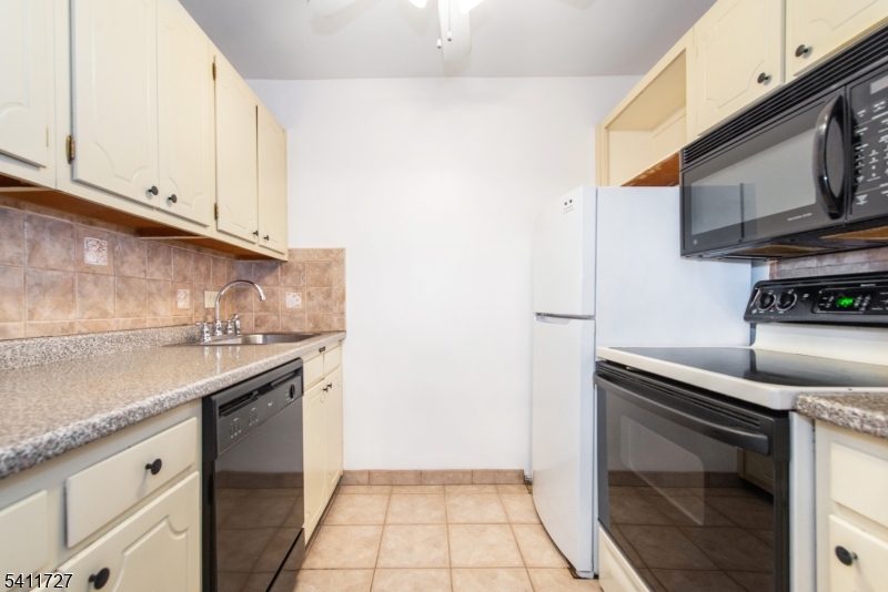 Marlboro House - Residential