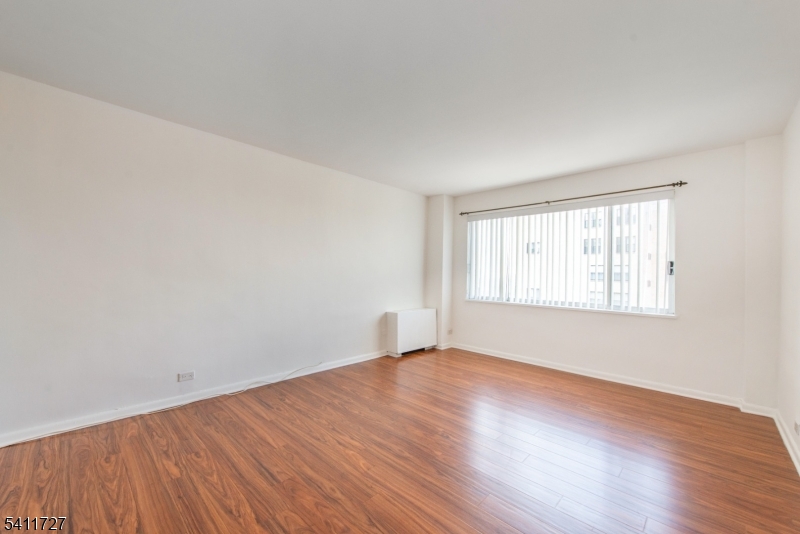 Marlboro House - Residential