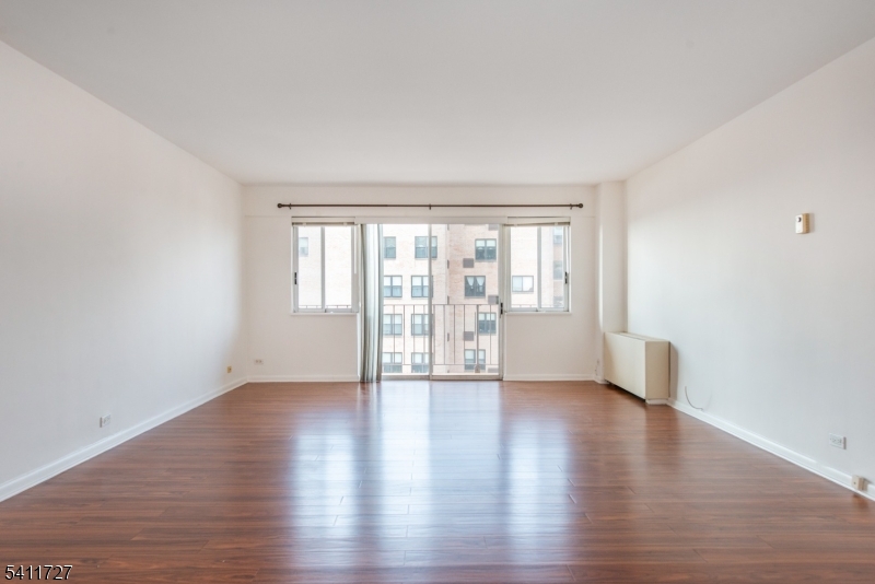 Marlboro House - Residential