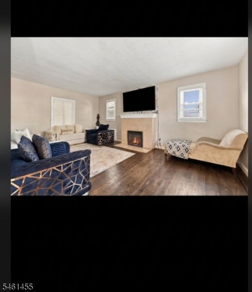 Photo 1 of 31 — 1521 Leslie St, Hillside Twp., NJ 07205