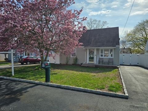 83 Burnside Pl, Wanaque Boro, NJ 07420 - MLS#: 3945968