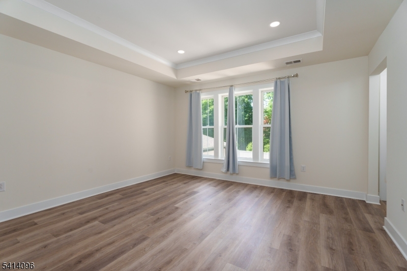 MONTGOMERY CROSSING - Residential Lease