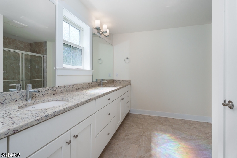 MONTGOMERY CROSSING - Residential Lease