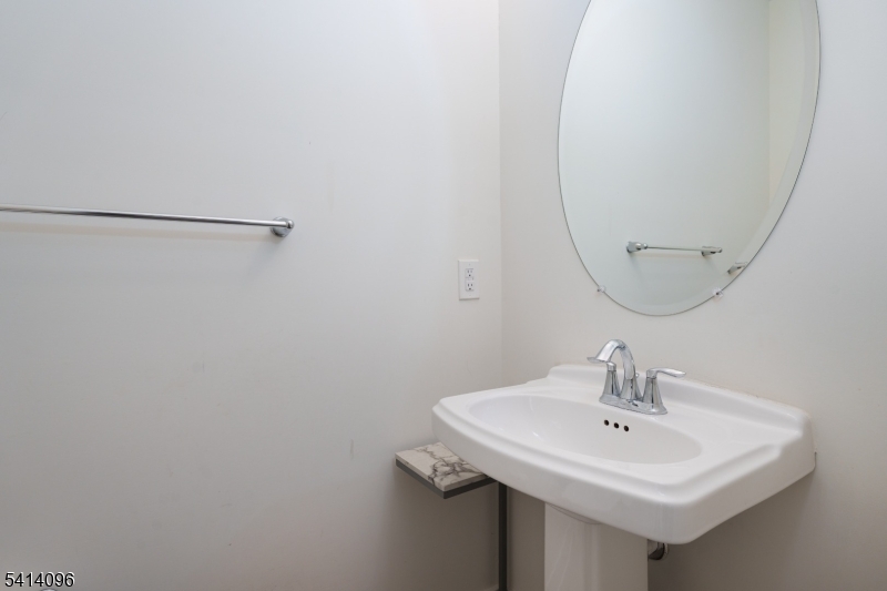 MONTGOMERY CROSSING - Residential Lease