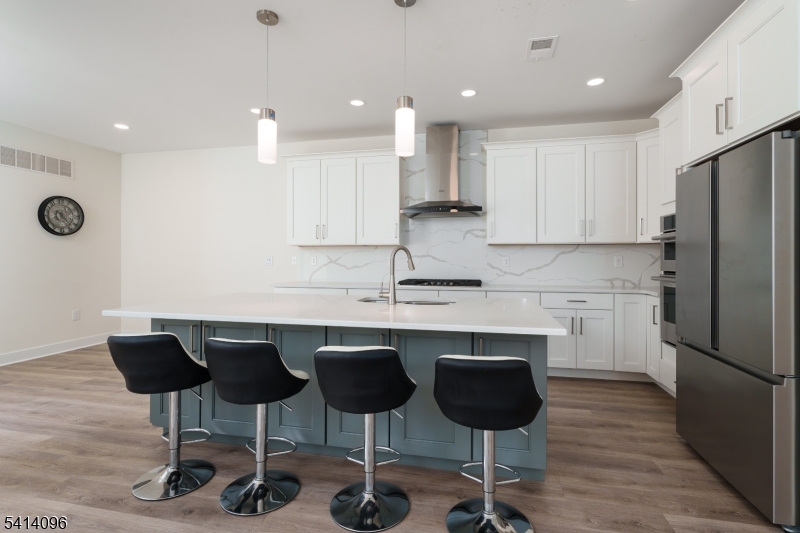 MONTGOMERY CROSSING - Residential Lease