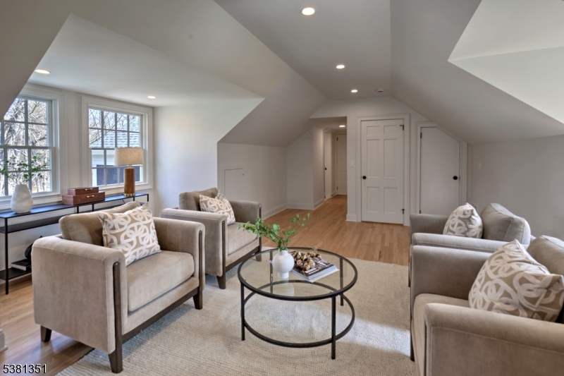 New Vernon - Residential