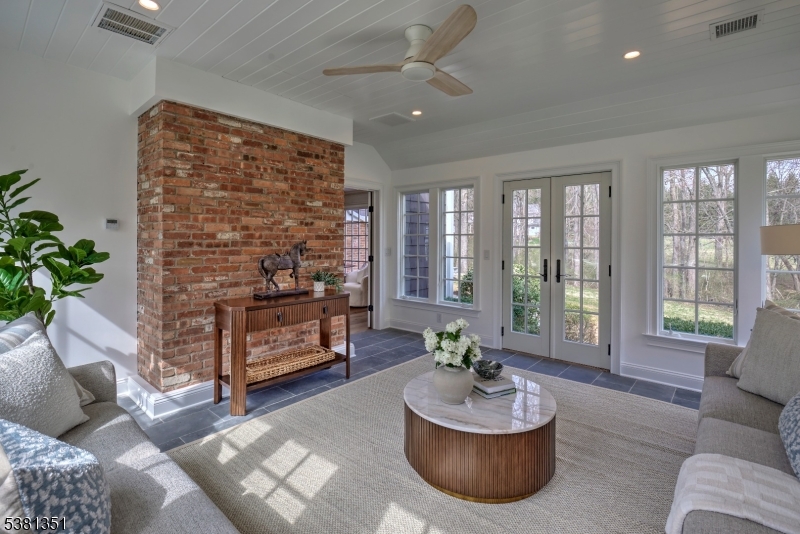 New Vernon - Residential