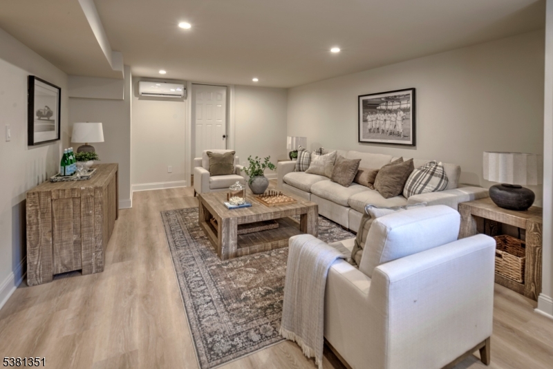 New Vernon - Residential