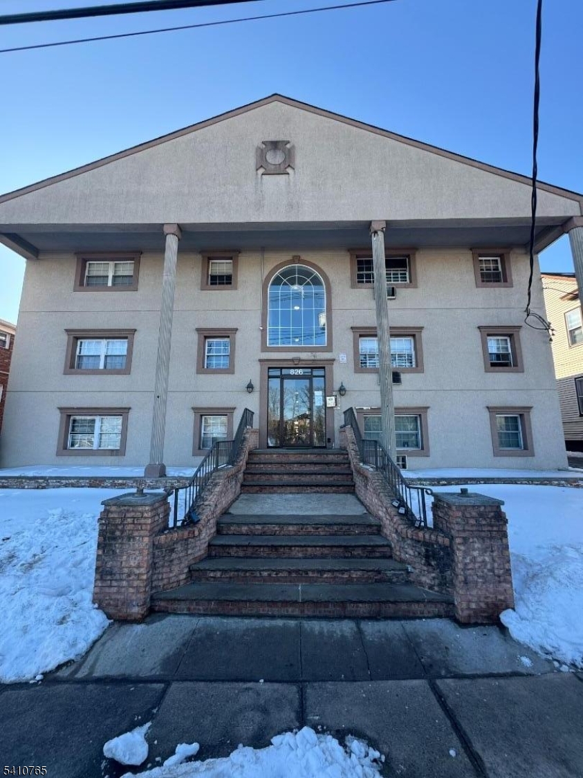 Condo/Coop/Townhouse - Residential