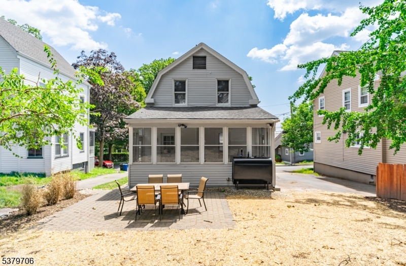 Gregory Avenue - Residential