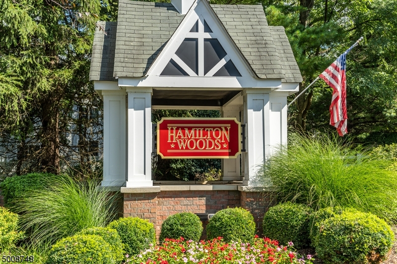 HAMILTON WOODS - THE HILLS - Residential