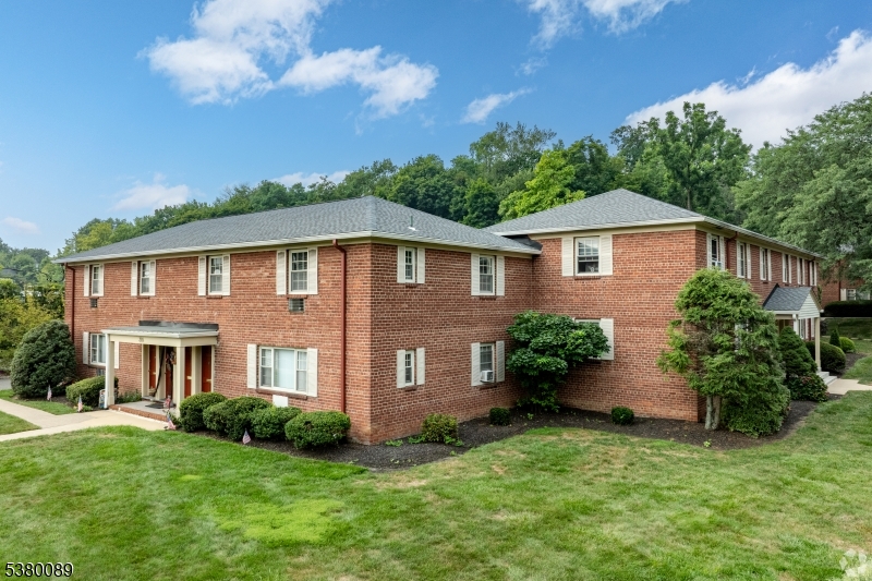 Madison Apartments - Residential Lease