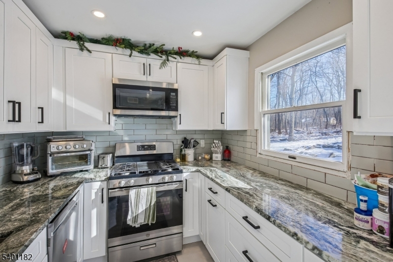 Barry Lakes - Residential