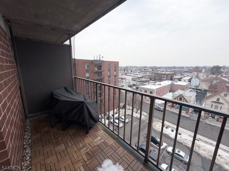 Linden Towers - Residential