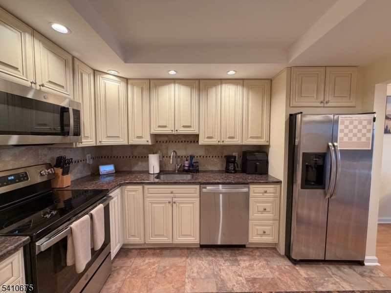 Linden Towers - Residential