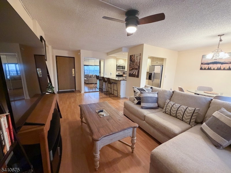 Linden Towers - Residential