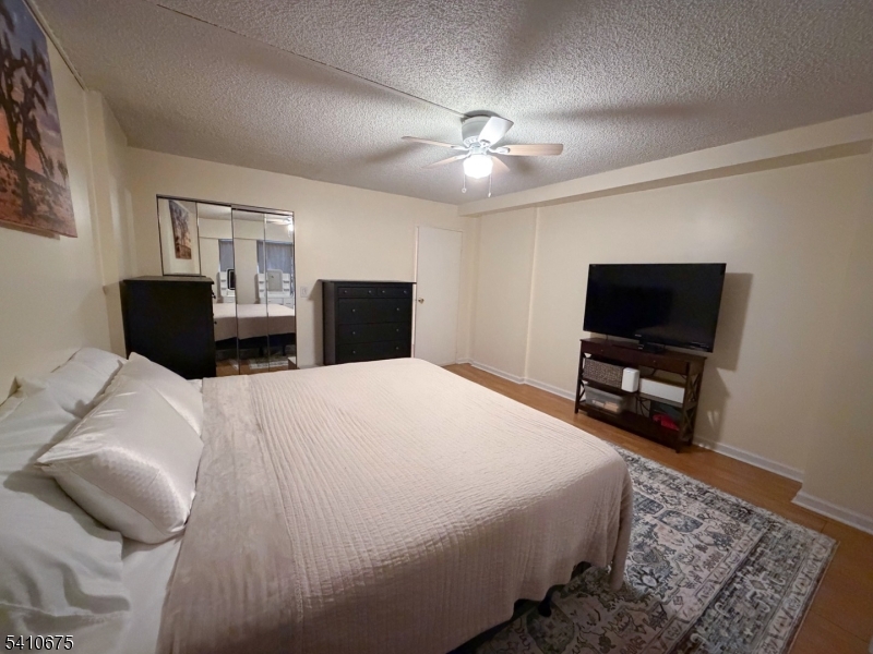 Linden Towers - Residential