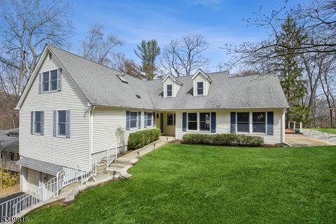 10 Crestview Ct W, Morris Plains Boro, NJ 07950 - MLS#: 3956076