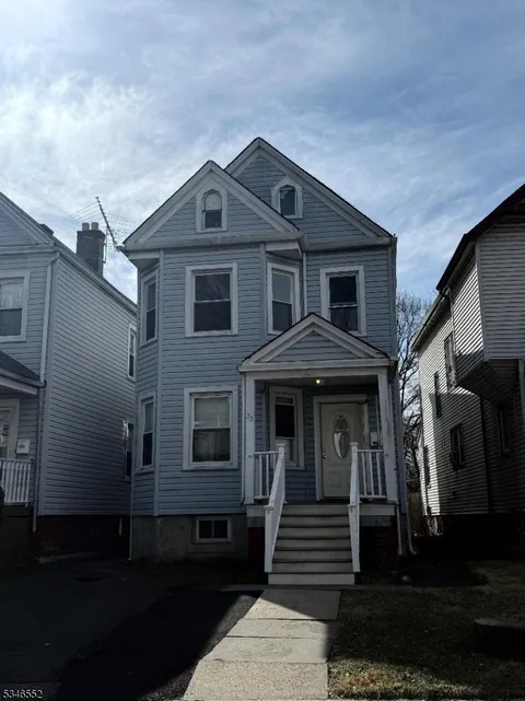 MLS: 3952914