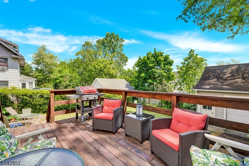 Chatham Boro, New Jersey 07928, United States, 3 Bedrooms Bedrooms, ,2 BathroomsBathrooms,Residential,Pending,127600