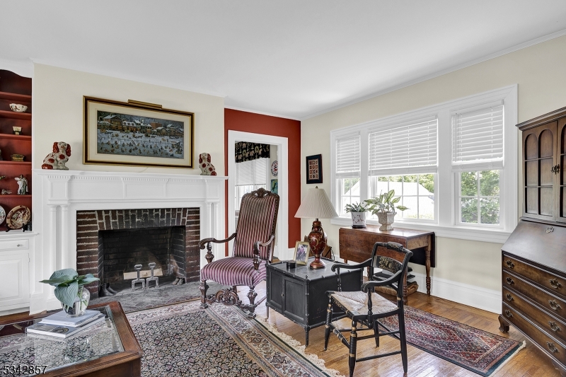 Chatham Boro, New Jersey 07928, United States, 3 Bedrooms Bedrooms, ,2 BathroomsBathrooms,Residential,Pending,127600