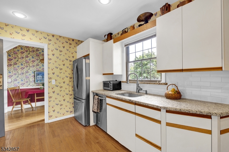 Chatham Boro, New Jersey 07928, United States, 3 Bedrooms Bedrooms, ,2 BathroomsBathrooms,Residential,Pending,127600