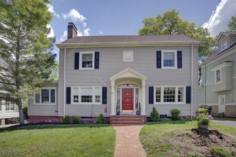 Chatham Boro, New Jersey 07928, United States, 3 Bedrooms Bedrooms, ,2 BathroomsBathrooms,Residential,Pending,127600