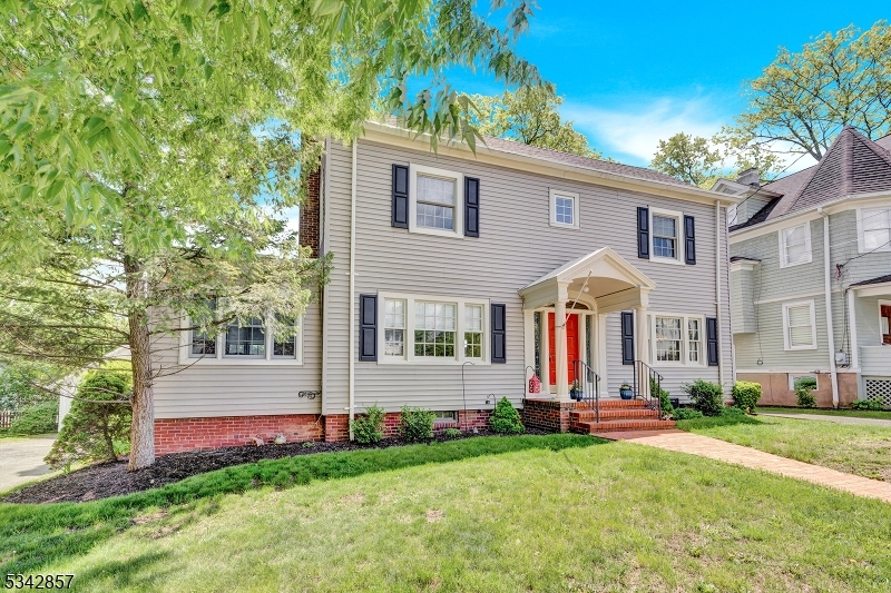 Chatham Boro, New Jersey 07928, United States, 3 Bedrooms Bedrooms, ,2 BathroomsBathrooms,Residential,Pending,127600