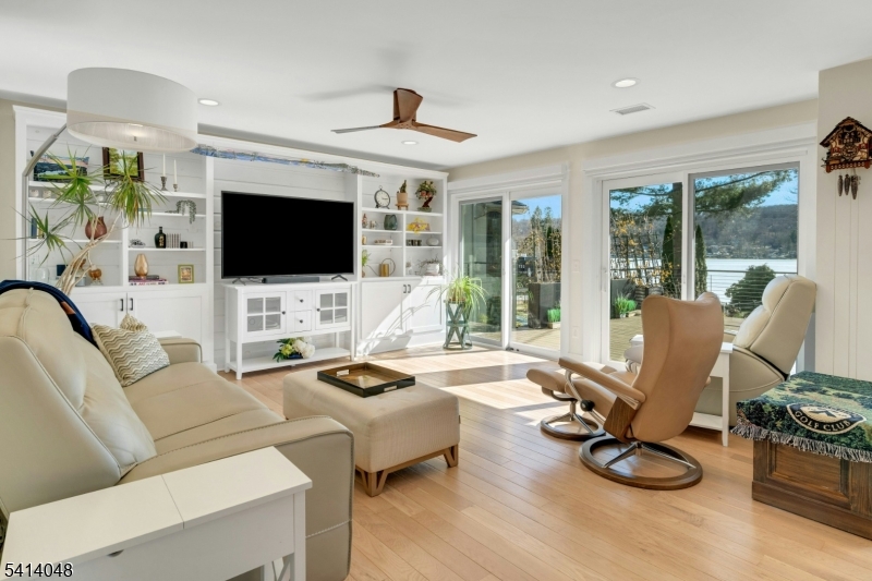 LAKE MOHAWK - Residential