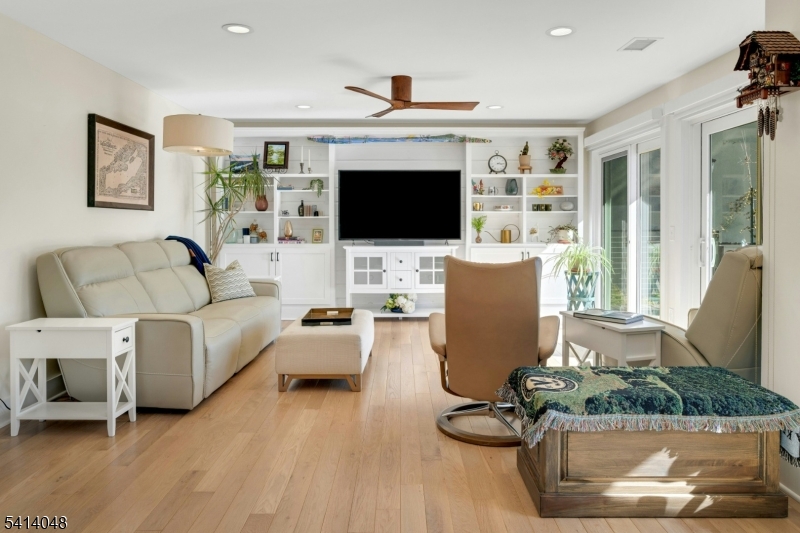 LAKE MOHAWK - Residential