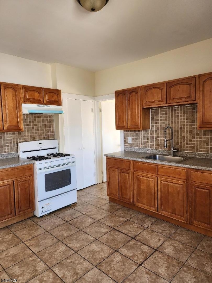 239 Magnolia Ave - Photo 2