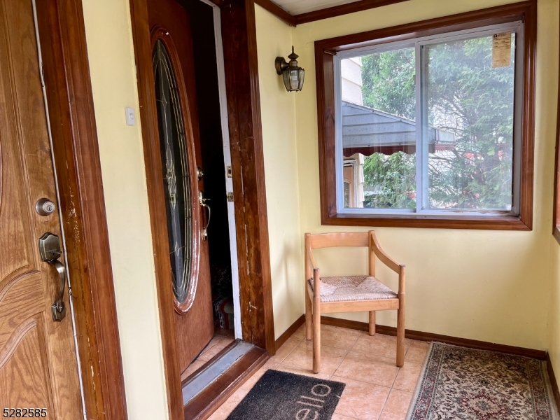 209 Lafayette Ave